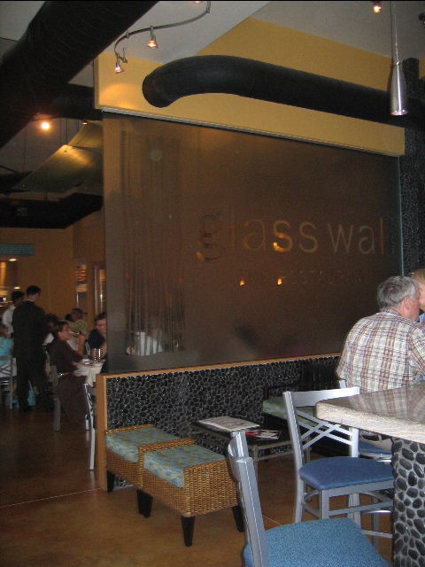 Houston Restaurant Reviews: Glass Wall